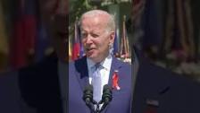 Joe Biden silenced by angry crowd at press confere...