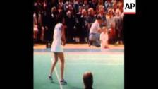 Billie-Jean King vs Bobby Riggs - 1973 Tennis: Bat...