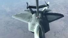 Time-Lapse of F-22 Raptors Refueling from KC-10 Ex...