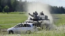 Challenger II Tanks Go Car Crushing - Queen&#39;s ...